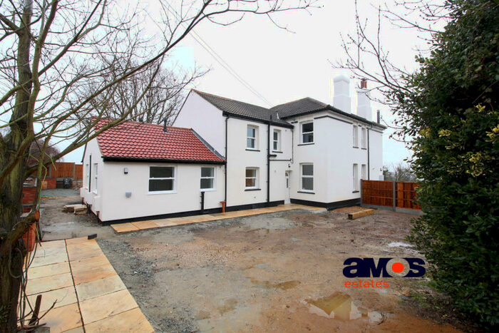 1 Bedroom Ground Flat To Rent In Castle Lane, Hadleigh, SS7