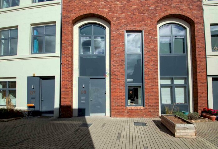 2 Bedroom Maisonette To Rent In Horseman Square, Sheffield, S3