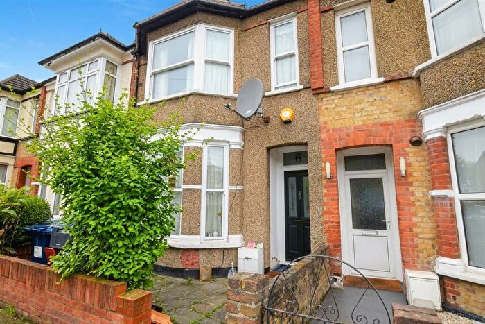 3 Bedroom Terraced House To Rent In Abingdon Road, London, N3