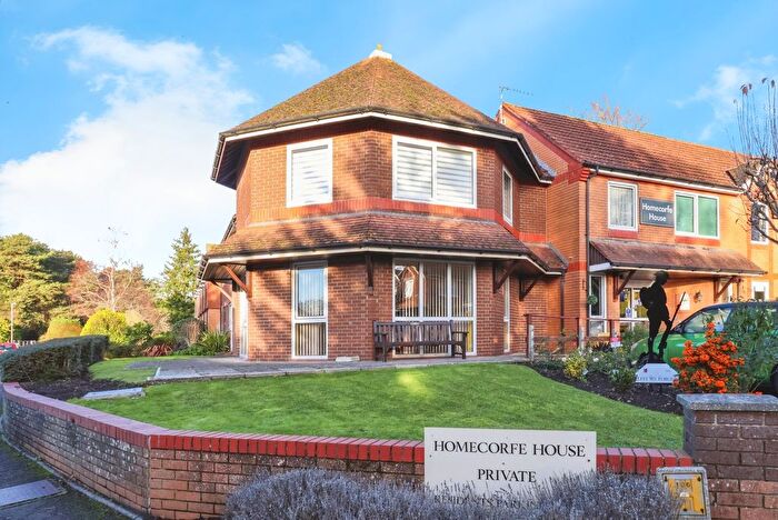2 Bedroom Flat For Sale In Wentworth Drive, Broadstone, Dorset, BH18