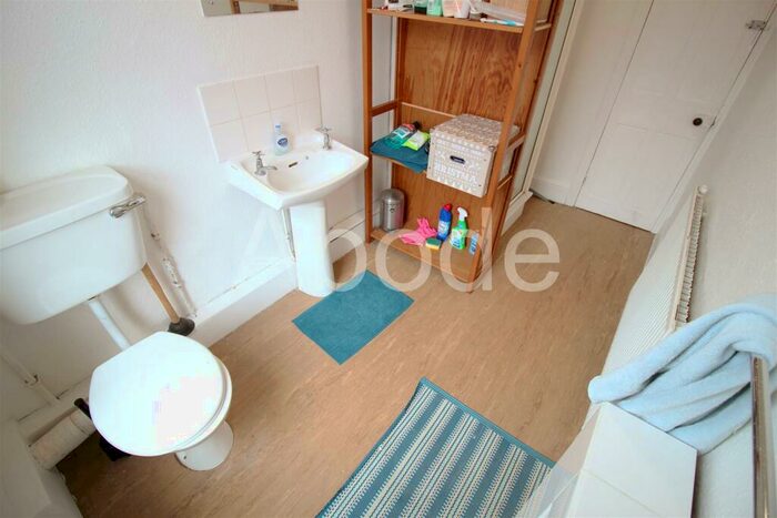 5 Bedroom House To Rent In Moorland Avenue, Hyde Park, Leeds, LS6