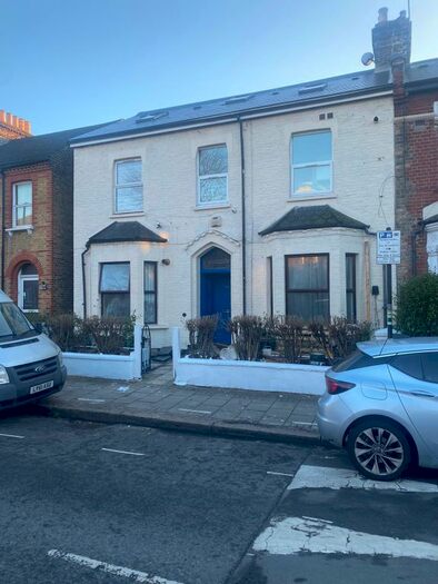 1 Bedroom Flat To Rent In Longley Road, London SW17