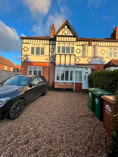 4 Bedroom End Of Terrace House To Rent In French Street, Sunbury TW16