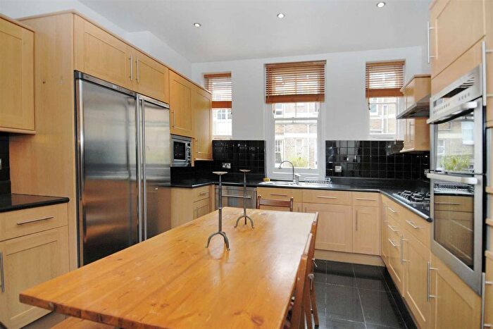 4 Bedroom Flat For Sale In Argyll Mansions, Hammersmith Road, London, W14