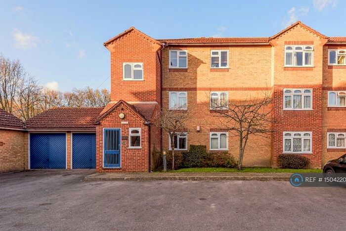 2 Bedroom Flat To Rent In Corfe Place, Maidenhead, SL6