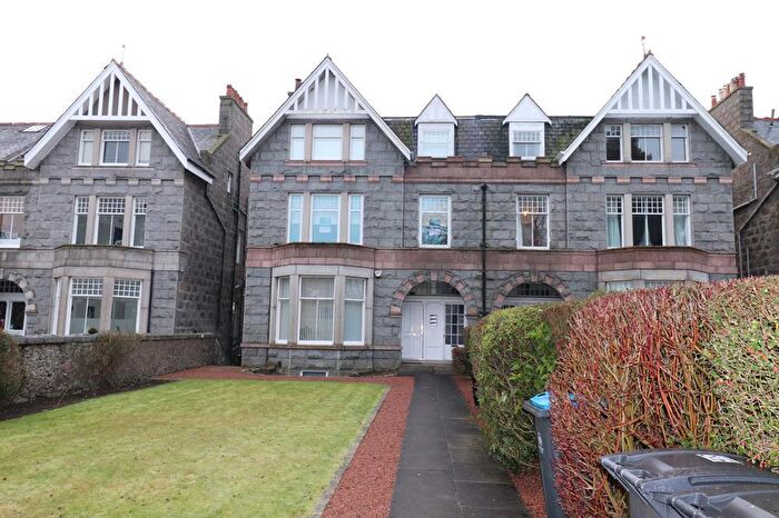 2 Bedroom Flat To Rent In Queens Road, Aberdeen, AB15