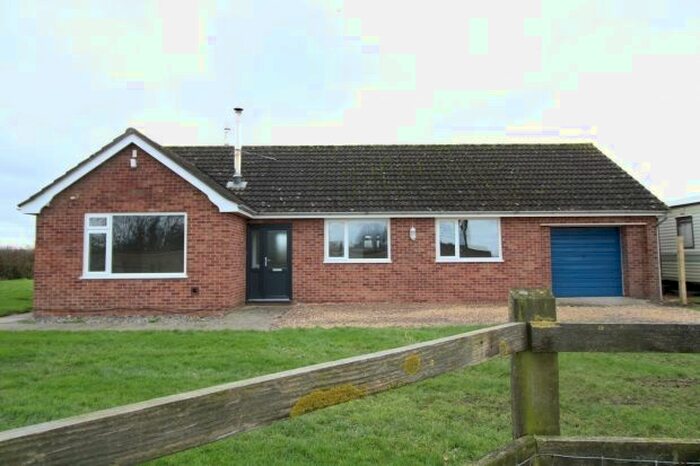 3 Bedroom Detached Bungalow To Rent In Crows Lane, Bridgwater, TA7