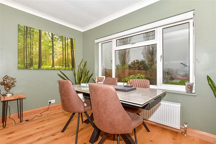 3 Bedroom Detached House For Sale In Lower Street, Leeds, Maidstone, Kent, ME17