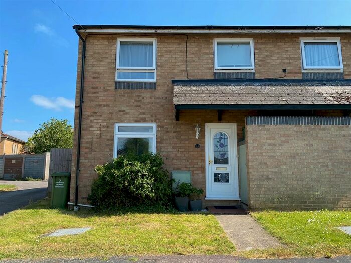 3 Bedroom Semi-Detached House To Rent In Buttercup Close, Billericay, CM12