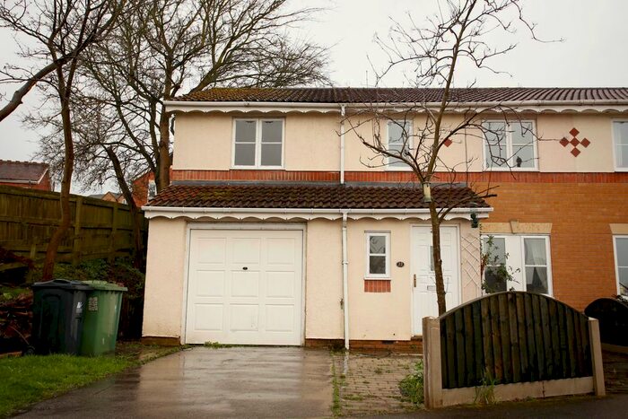 4 Bedroom Semi-Detached House To Rent In Carrock Avenue, Heanor, DE75