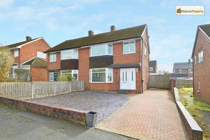3 Bedroom Semi-Detached House For Sale In Portland Drive, Forsbrook, ST11