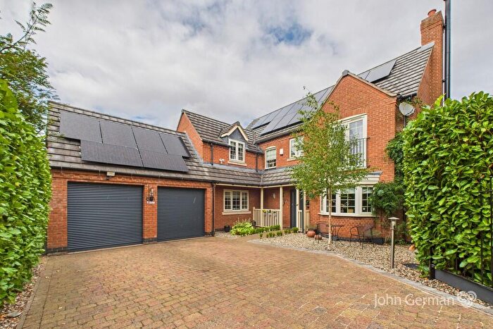 4 Bedroom Detached House For Sale In Knights Place, Burton-on-Trent, DE15