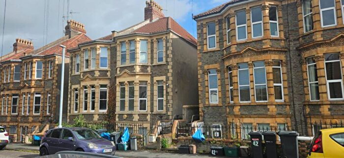 3 Bedroom Semi-Detached House To Rent In Seymour Road, Bristol, BS7