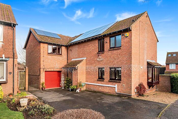 5 Bedroom Detached House For Sale In Beverley Gardens, St Albans, AL4