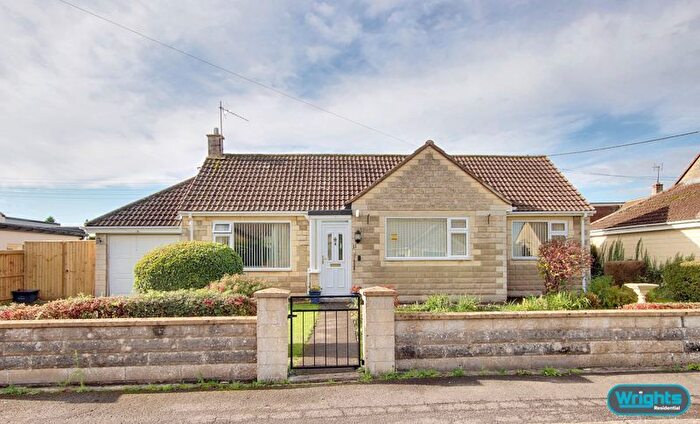 3 Bedroom Detached Bungalow For Sale In Orchard Drive, Southwick, BA14