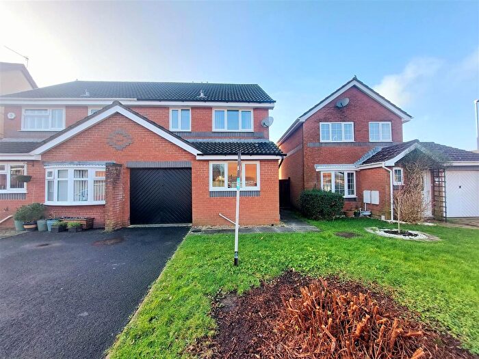 3 Bedroom Semi Detached House For Sale In Clos Tygwyn, Gowerton, Swansea, SA4