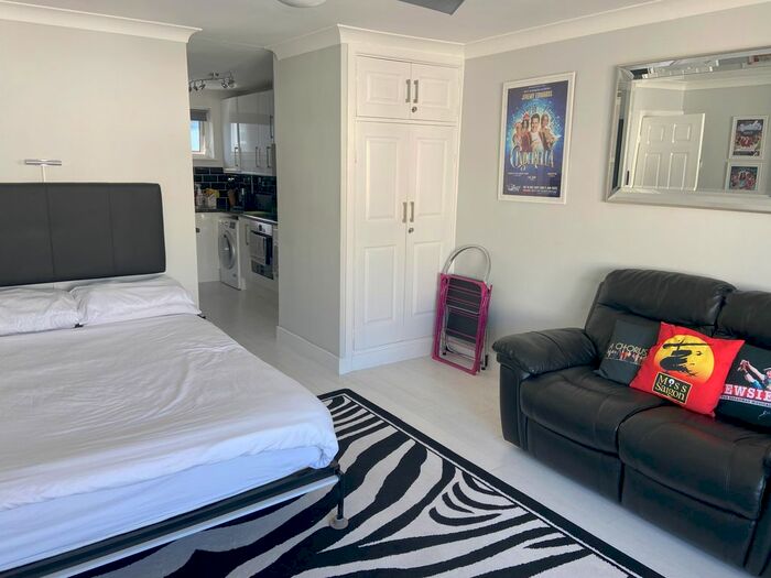 1 Bedroom Flat To Rent In High Street, Rottingdean, Brighton, BN2