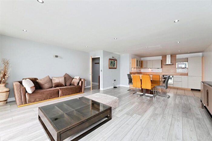 2 Bedroom Flat To Rent In Western Gateway, London, E16