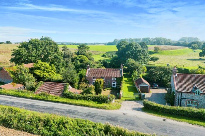 2 Bedroom Property For Sale In Thorpe Road, Southrepps, Norwich, NR11