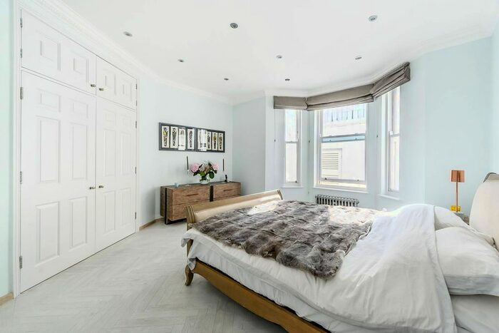 2 Bedroom Flat To Rent In Knaresborough Place, South Kensington, London, SW5