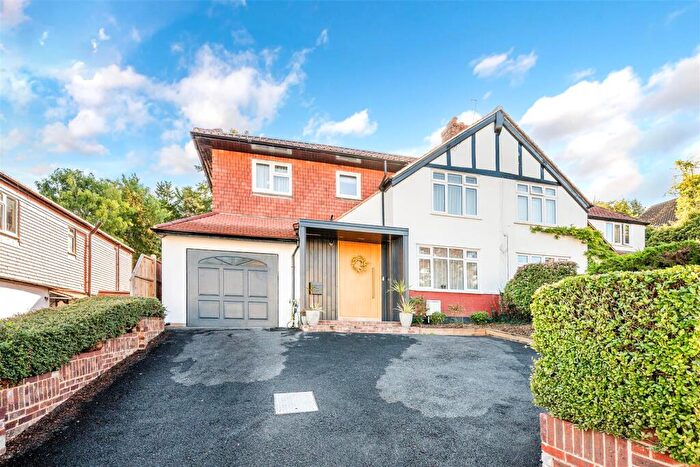 4 Bedroom House For Sale In Rickman Hill, Coulsdon, CR5