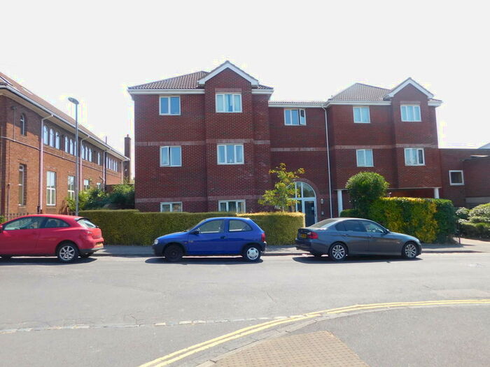 2 Bedroom Ground Flat To Rent In Sixth Avenue, Cosham, PO6