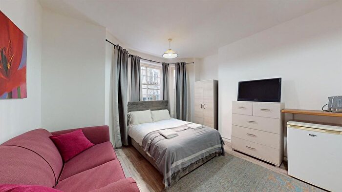 Studio To Rent In Hogarth Road, London, SW5