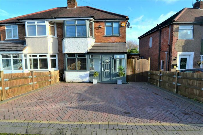 3 Bedroom Detached House To Rent In Hillview Road, Rednal, Birmingham, Worcestershire, B45