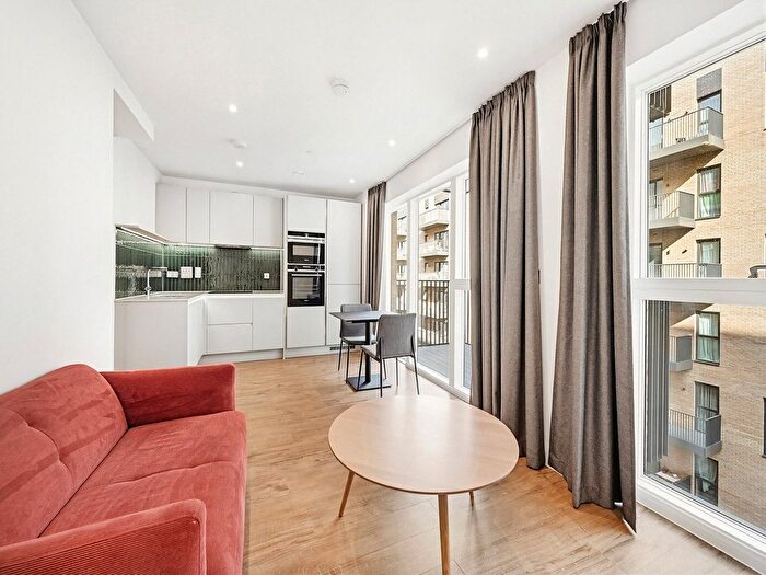 Studio To Rent In Uncle Colindale, London, NW9