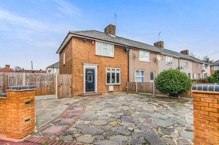 4 Bedroom Terraced House To Rent In Flamstead Gardens, Dagenham, RM9