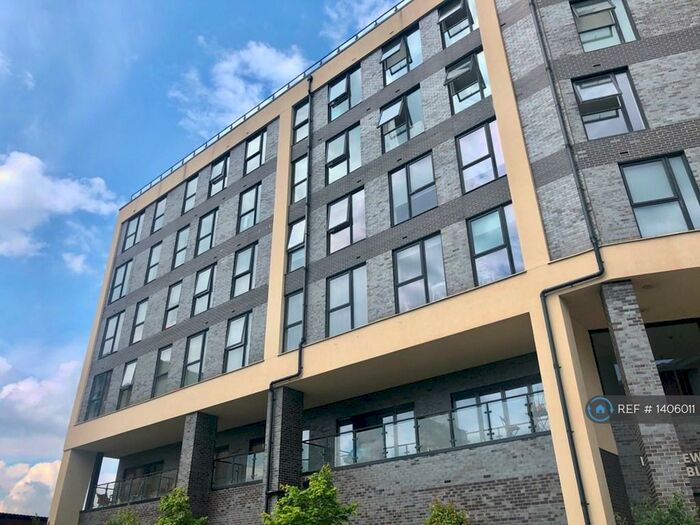 2 Bedroom Flat To Rent In Bridgewater Point, Salford, M5