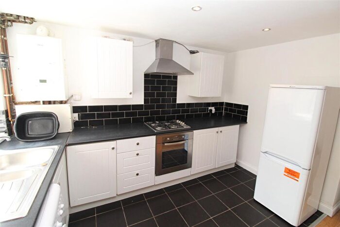 1 Bedroom Flat To Rent In Inverness Place, Roath, Cardiff, CF24