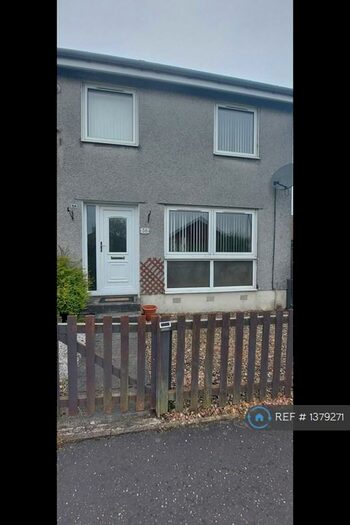 2 Bedroom End Of Terrace House To Rent In Balmoral Place, Stenhousemuir, FK5