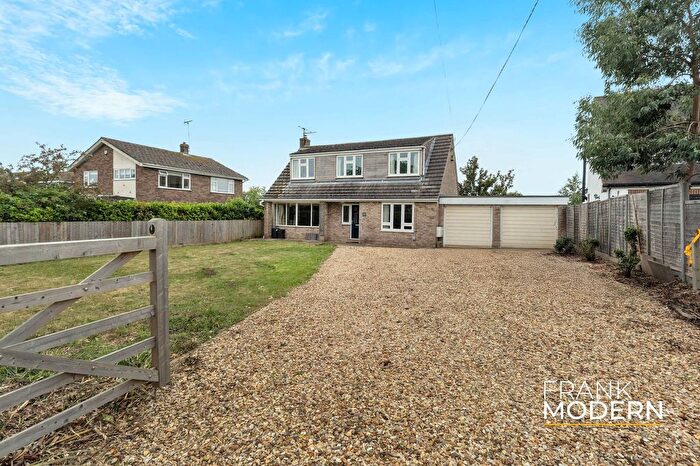 4 Bedroom Detached House For Sale In Swallow Hill, Thurlby, PE10