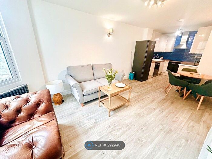 2 Bedroom Flat To Rent In Stonor Road, London, W14