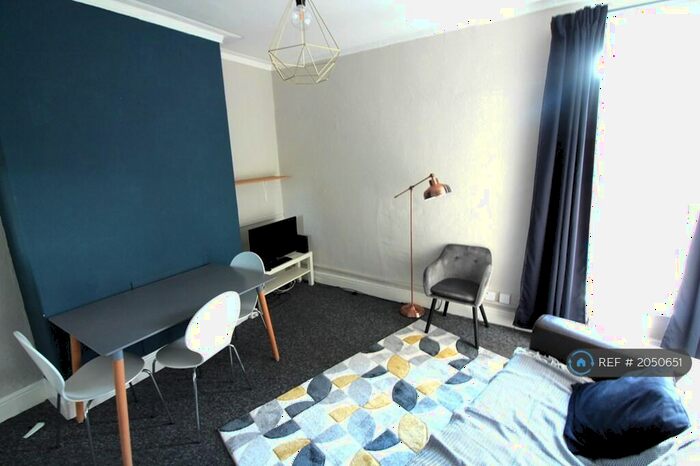 3 Bedroom Flat To Rent In Smithdown Road, Liverpool, L15