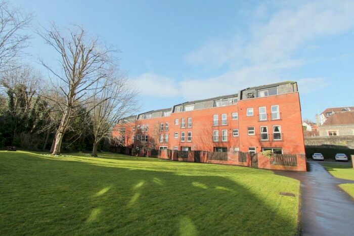 2 Bedroom Flat To Rent In Alma Court, Bristol, BS8