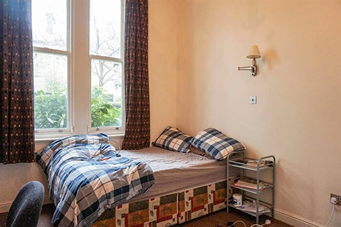 2 Bedroom Apartment To Rent In Otley Road, Leeds, LS6