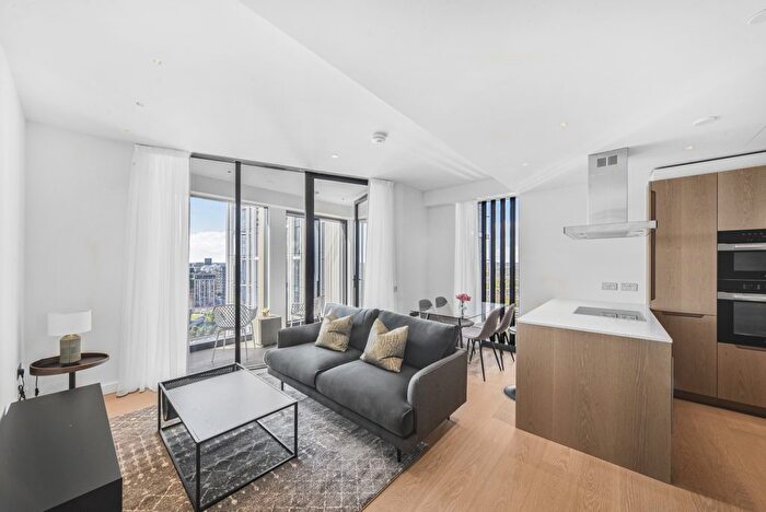 2 Bedroom Flat To Rent In Nine Elms Lane, London, SW8