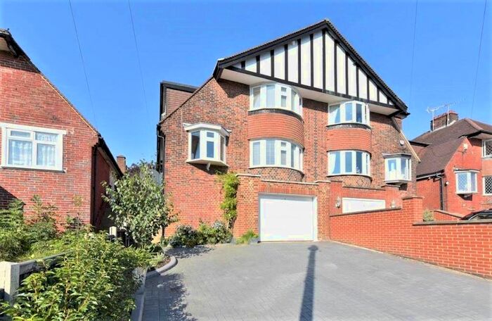 3 Bedroom Semi-Detached House To Rent In Mutton Lane, Potters Bar, EN6