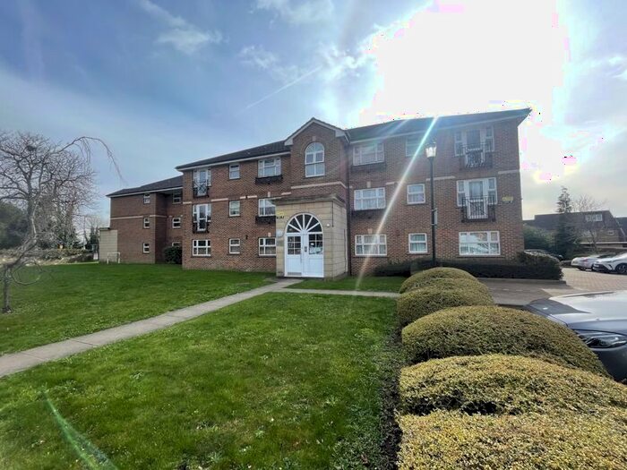 2 Bedroom Flat To Rent In Bunns Lane, London, NW7