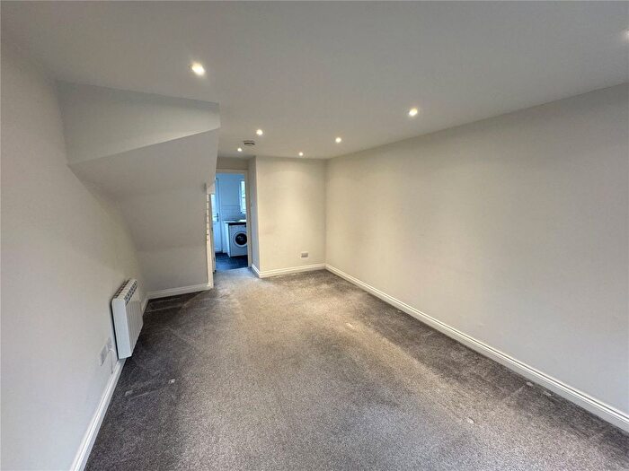 2 Bedroom End Of Terrace House To Rent In Mulberry Close, Barnet, EN4