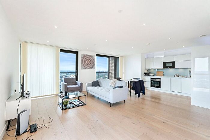 2 Bedroom Flat To Rent In East Ferry Road, London, E14