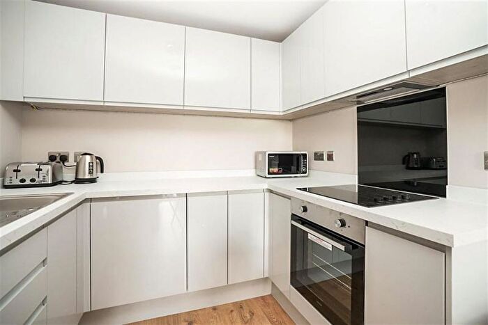 2 Bedroom Flat To Rent In Quay Central, Jesse Hartley Way, Liverpool, L3