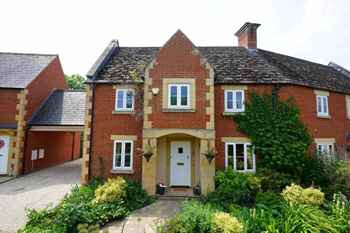 3 Bedroom House For Sale In Toddington, Cheltenham, GL54
