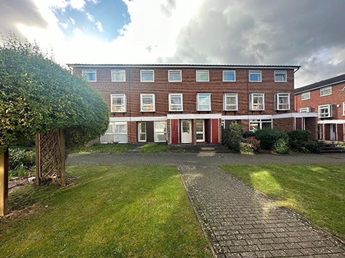 2 Bedroom Maisonette To Rent In Cotelands, Parkhill, Croydon, Surrey, CR0