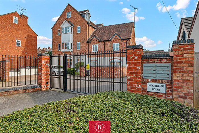 2 Bedroom Flat To Rent In Malthouse Court, Albert Street, Warwick, Warwickshire, CV34