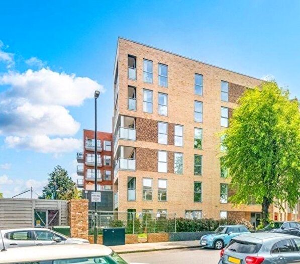 1 Bedroom Flat To Rent In Loughborough Park, London, SW9
