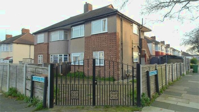2 Bedroom Flat To Rent In Datchet Road, Catford, London, SE6