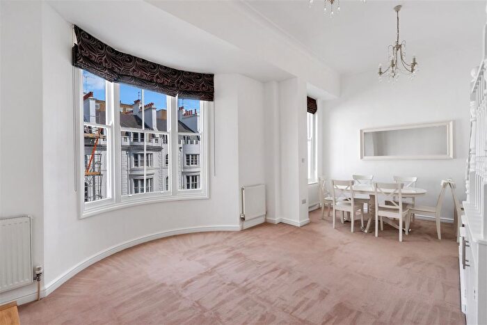 2 Bedroom Flat To Rent In Gloucester Terrace, London, W2